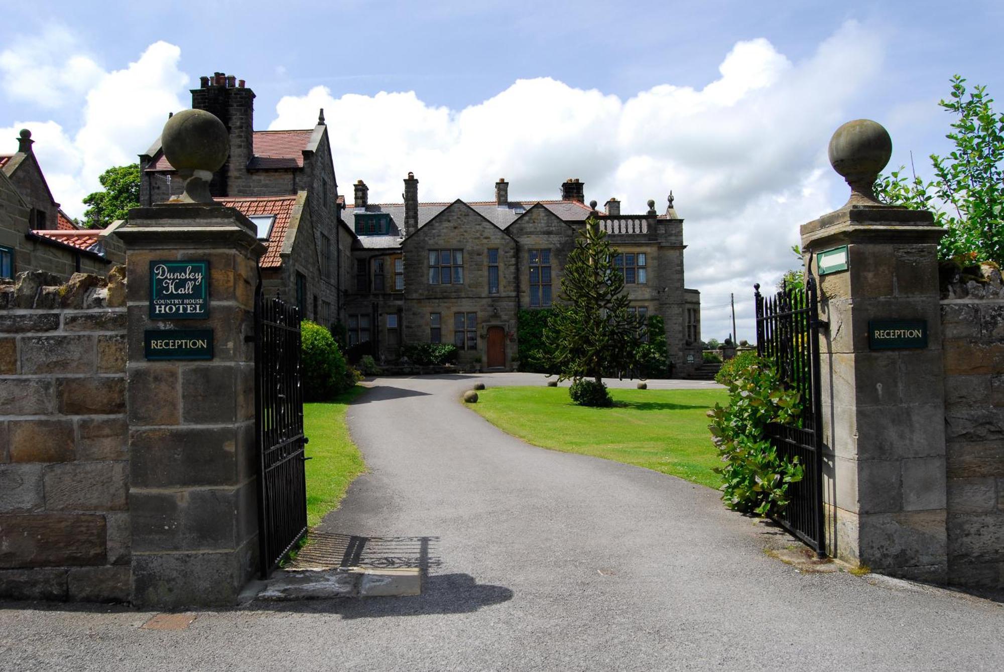 Country house Dunsley Hall