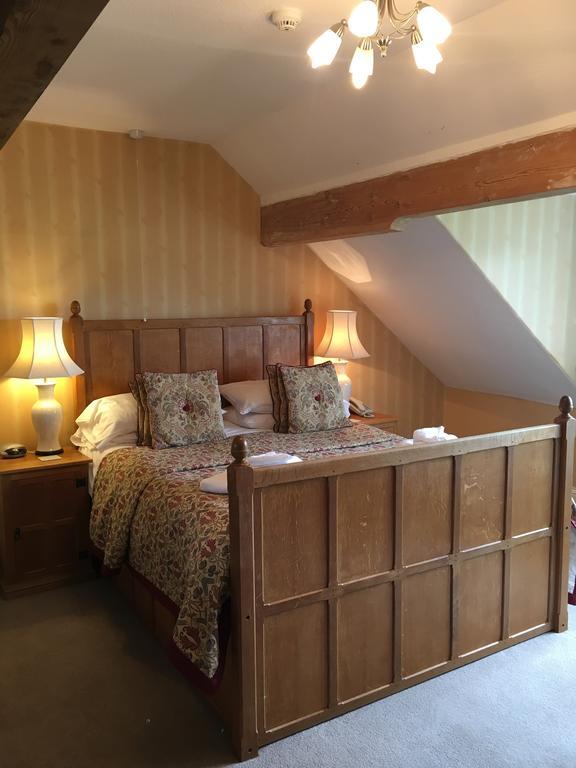 Dunsley Hall Country house